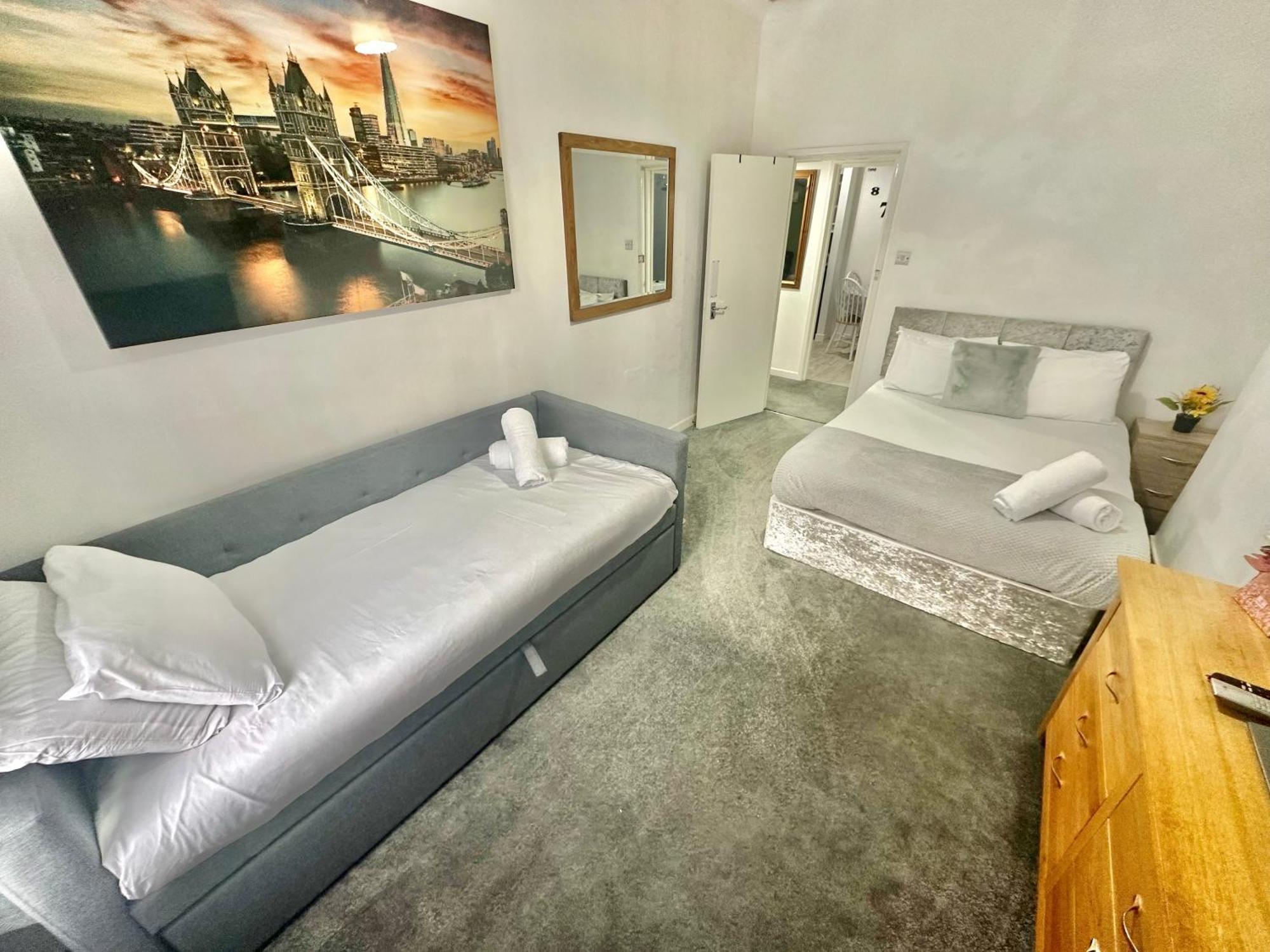 Homely Apartment In The Heart Of Town Centre - Sleeps 6 Bournemouth Exteriör bild
