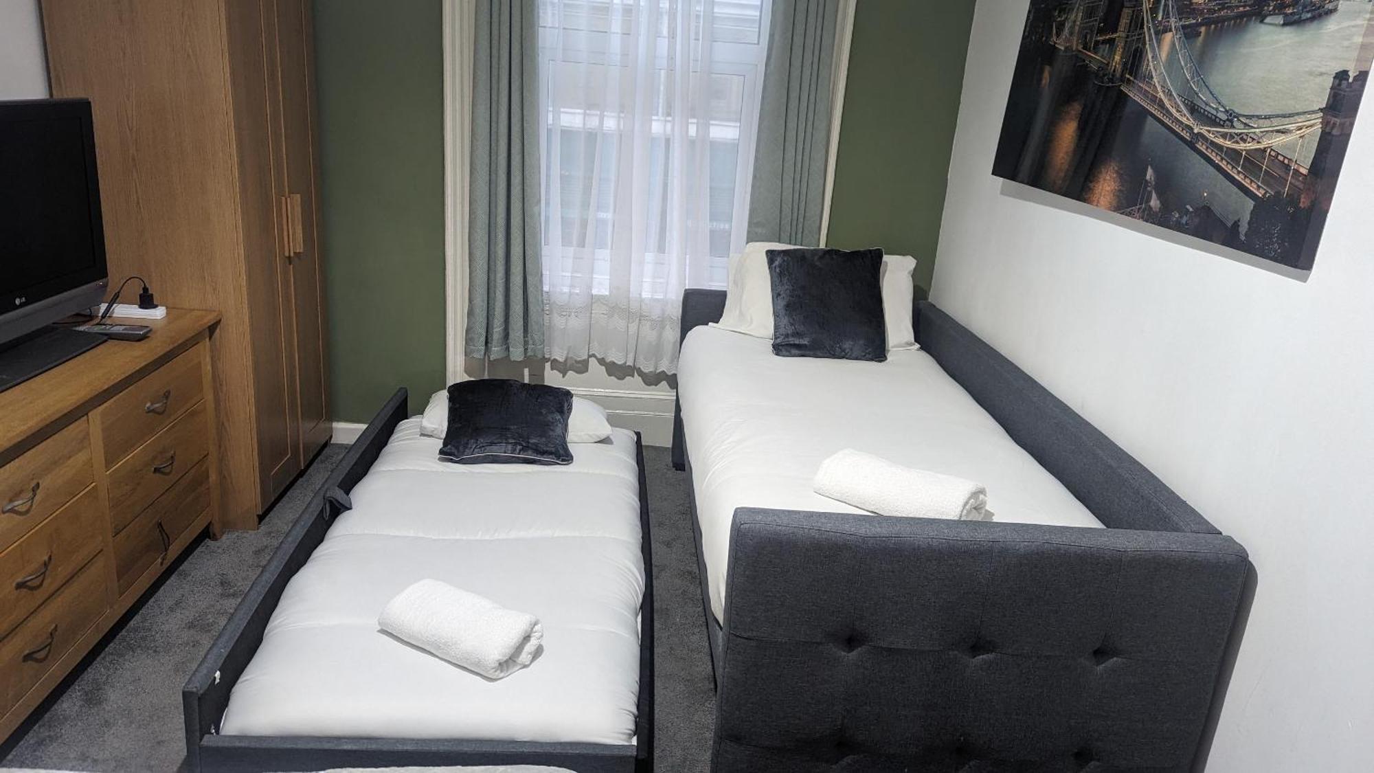 Homely Apartment In The Heart Of Town Centre - Sleeps 6 Bournemouth Exteriör bild